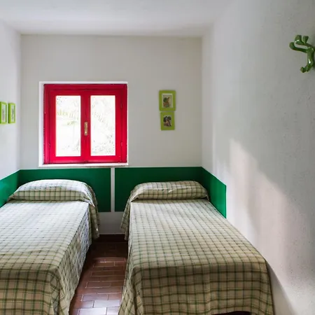 בית נופש Le Bianche - 80 M Dal Mare אורוסיי