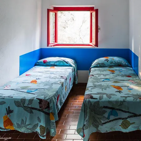 בית נופש Le Bianche - 80 M Dal Mare אורוסיי